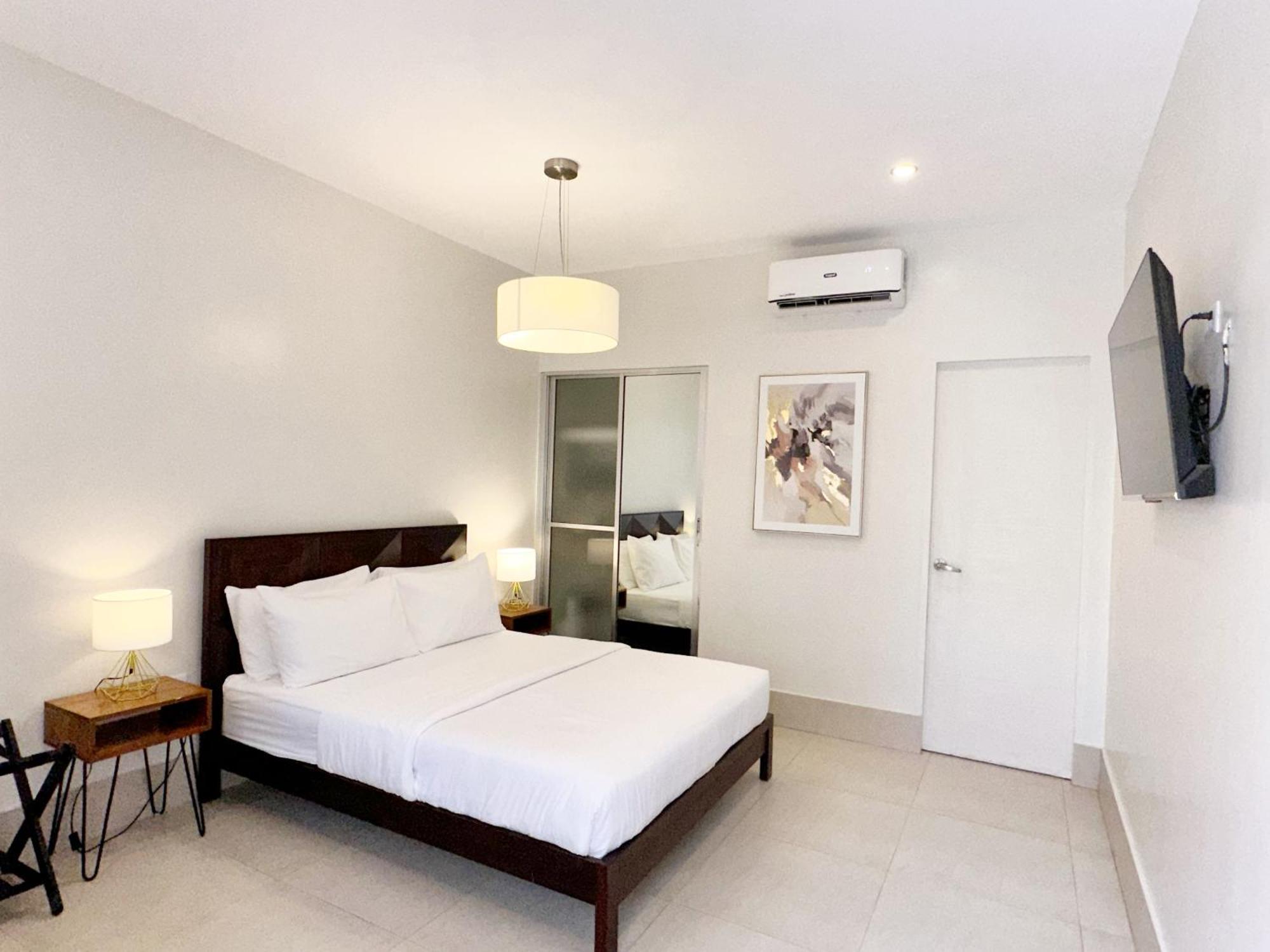 ฮาร์มาน สวีท โมลโบล Hotel โมอัลโบอัล ภายนอก รูปภาพ